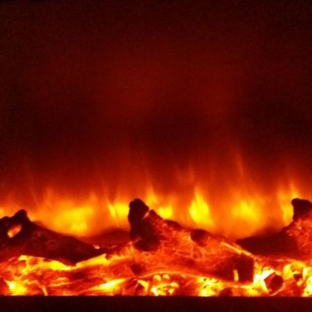 Apartment With Fireplace 利沃夫 外观 照片