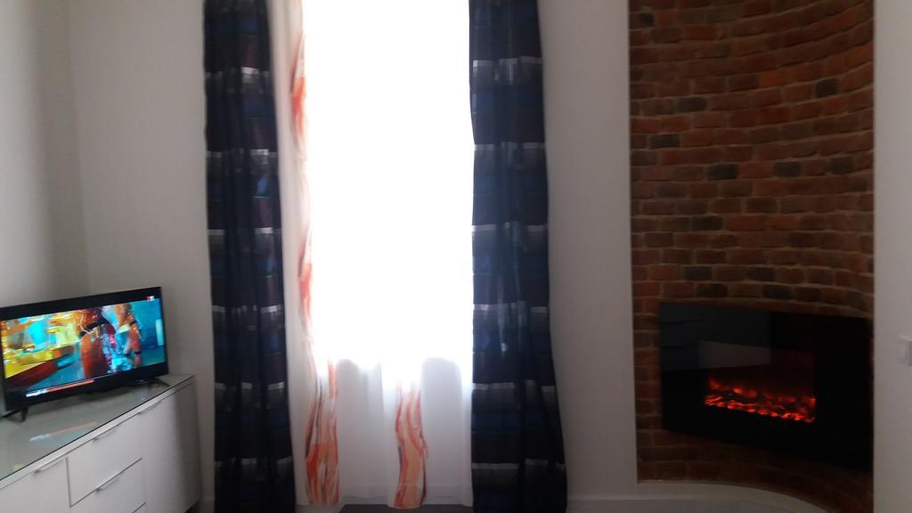 Apartment With Fireplace 利沃夫 外观 照片